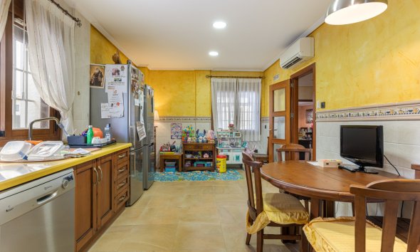 Reventa - Villa - Los Montesinos - La Herrada