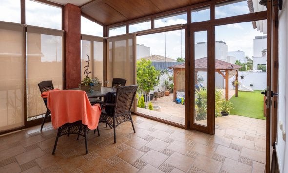 Reventa - Villa - Los Montesinos - La Herrada