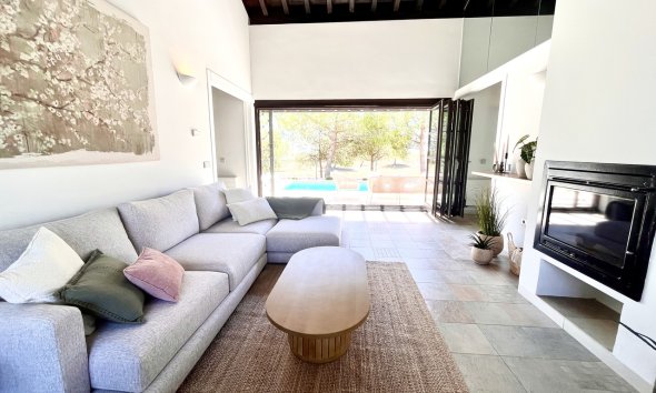 Resale - Terraced house / Townhouse - Sucina