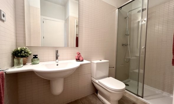 Resale - Terraced house / Townhouse - Sucina