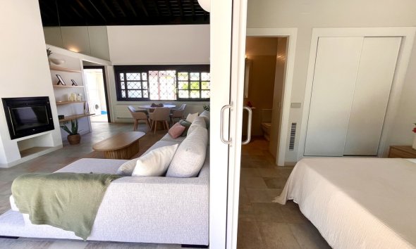 Resale - Terraced house / Townhouse - Sucina