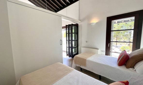 Resale - Terraced house / Townhouse - Sucina