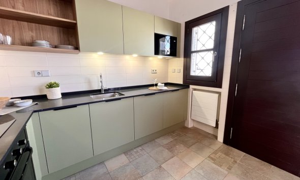 Resale - Terraced house / Townhouse - Sucina