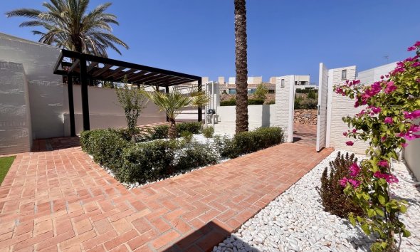 Resale - Terraced house / Townhouse - Sucina