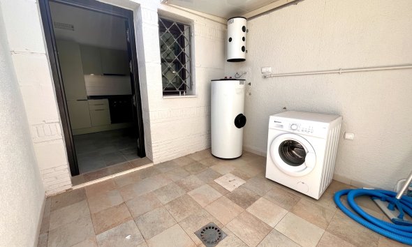 Resale - Terraced house / Townhouse - Sucina