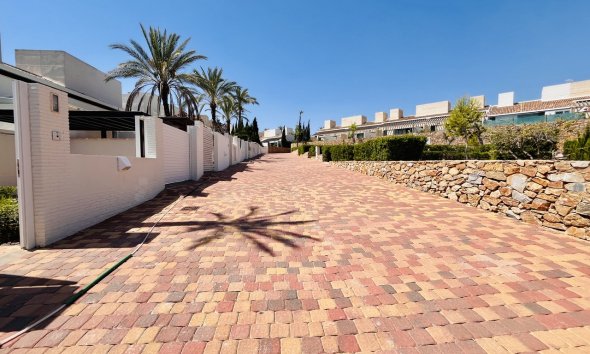 Resale - Terraced house / Townhouse - Sucina