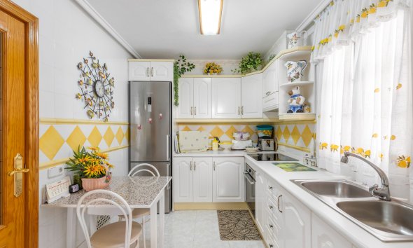 Resale - Villa - Torrevieja - Zona los Frutales