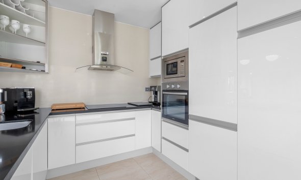 Resale - Villa - Orihuela Costa - Villamartín