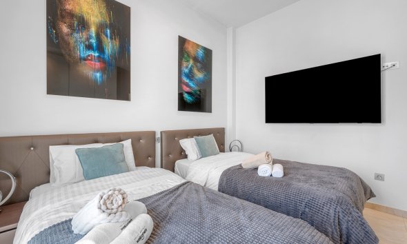 Resale - Villa - Orihuela Costa - Villamartín