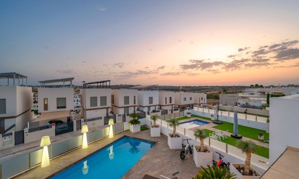Resale - Villa - Orihuela Costa - Villamartín