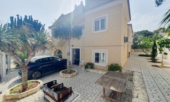 Rynek Wtórny - Dom szeregowy - Torrevieja