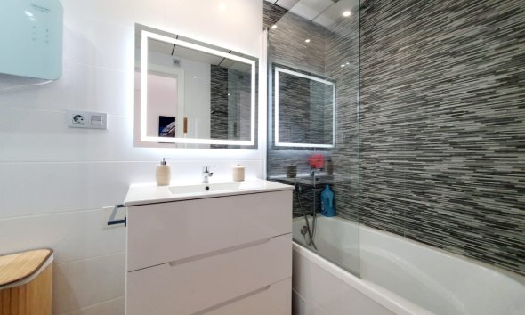 Resale - Apartment - Orihuela Costa - Villamartín-Las Filipinas