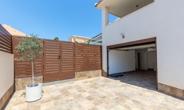 Resale - Villa - Torrevieja - Aguas Nuevas