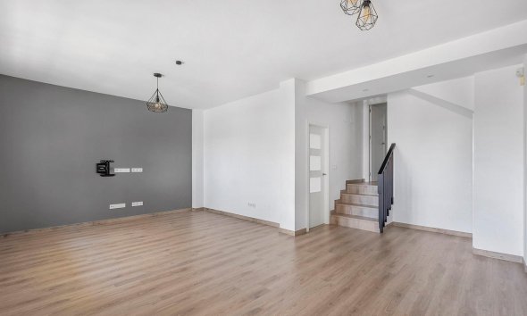 Resale - Villa - Torrevieja - Aguas Nuevas