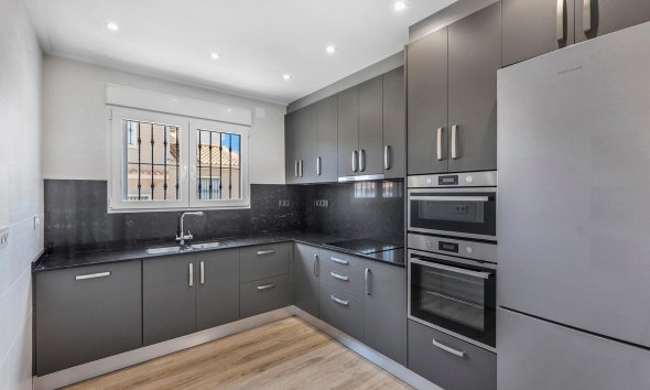 Resale - Villa - Torrevieja - Aguas Nuevas