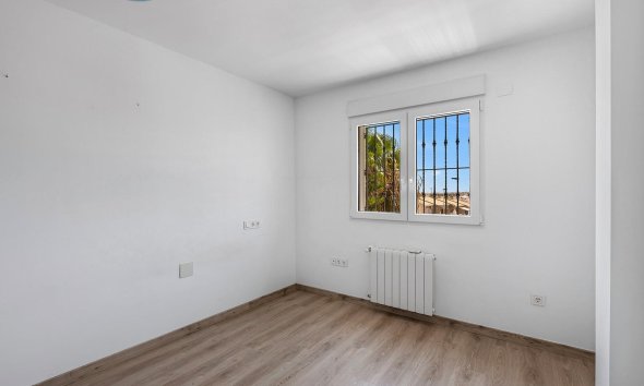 Resale - Villa - Torrevieja - Aguas Nuevas