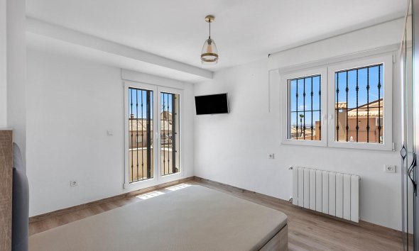 Resale - Villa - Torrevieja - Aguas Nuevas