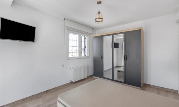 Resale - Villa - Torrevieja - Aguas Nuevas