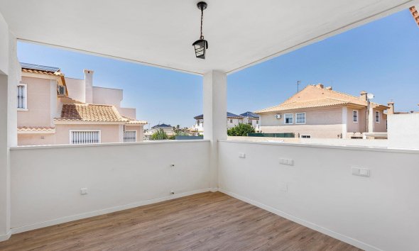 Resale - Villa - Torrevieja - Aguas Nuevas