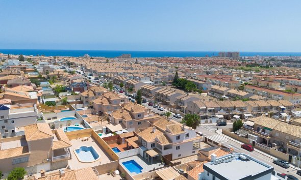 Resale - Villa - Torrevieja - Aguas Nuevas