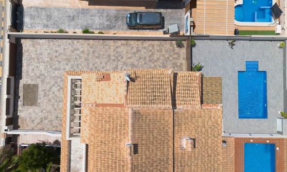 Resale - Villa - Torrevieja - Aguas Nuevas