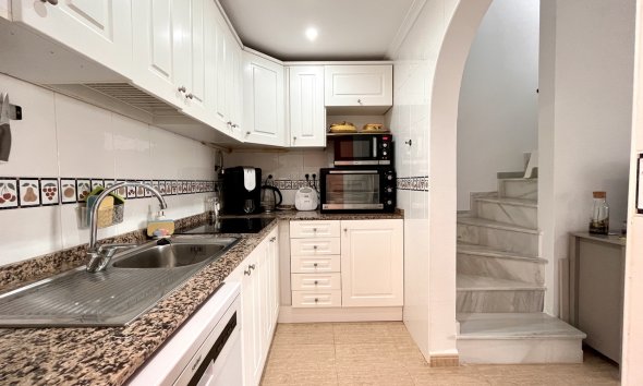 Resale - Terraced house / Townhouse - Avileses