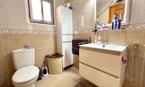 Resale - Terraced house / Townhouse - Avileses