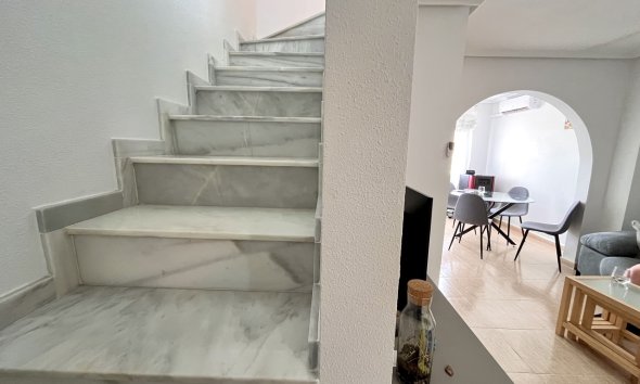 Resale - Terraced house / Townhouse - Avileses