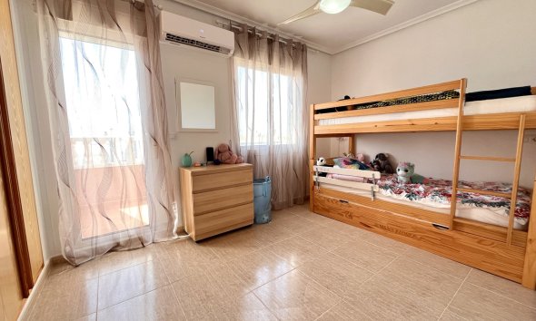 Resale - Terraced house / Townhouse - Avileses