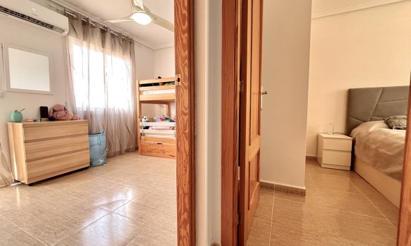 Resale - Terraced house / Townhouse - Avileses