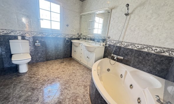 Resale - Villa - San Miguel de Salinas