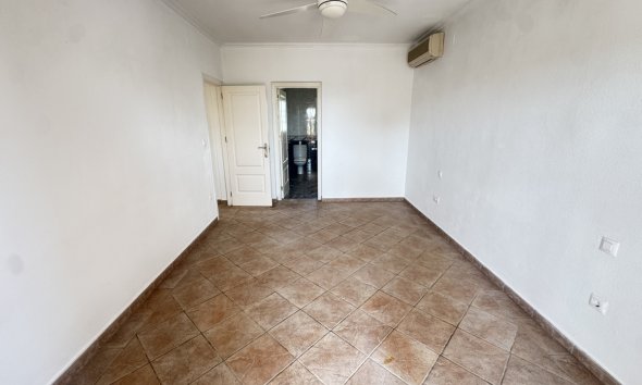 Resale - Villa - San Miguel de Salinas