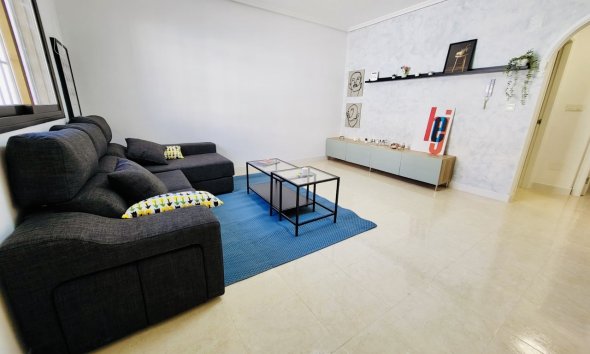 Resale - Terraced house / Townhouse - San Miguel de Salinas