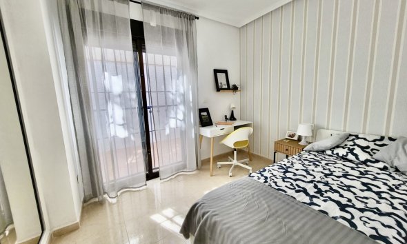 Resale - Terraced house / Townhouse - San Miguel de Salinas