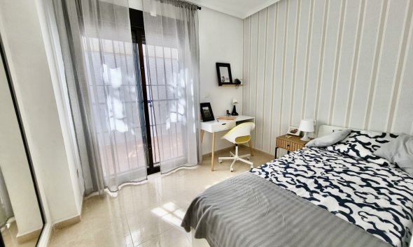 Resale - Terraced house / Townhouse - San Miguel de Salinas