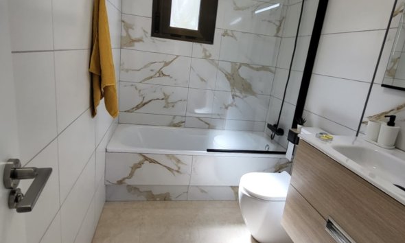 Resale - Terraced house / Townhouse - San Miguel de Salinas