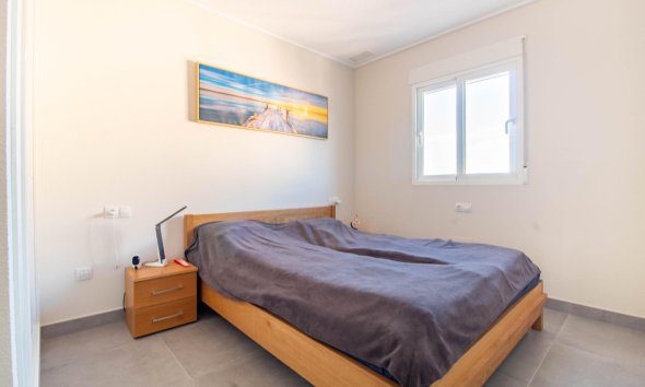 Resale - Bungalow - Torrevieja - Punta prima