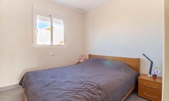 Resale - Bungalow - Torrevieja - Punta prima