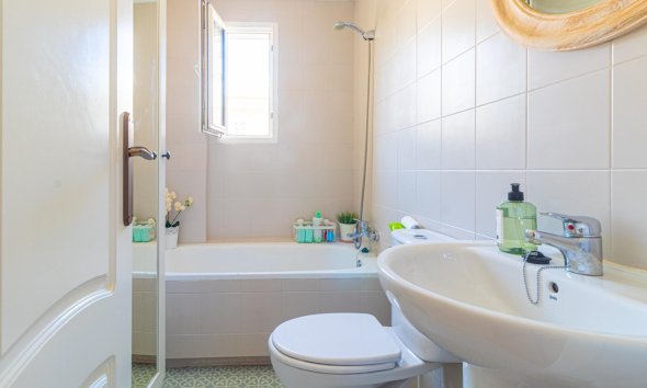 Resale - Apartment - Torrevieja - La veleta