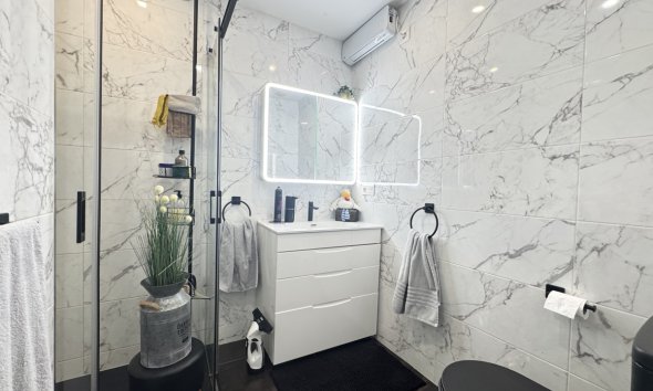 Resale - Bungalow - Orihuela Costa - Villamartin