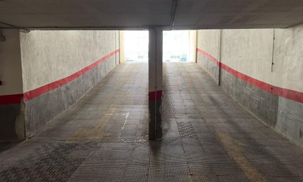 Resale - garage - Torrevieja - Centro