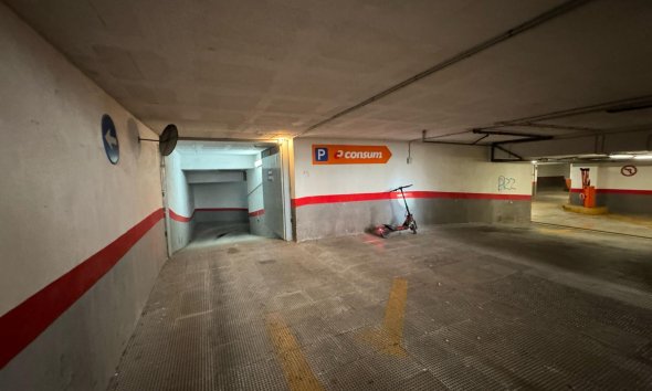 Resale - garage - Torrevieja - Centro