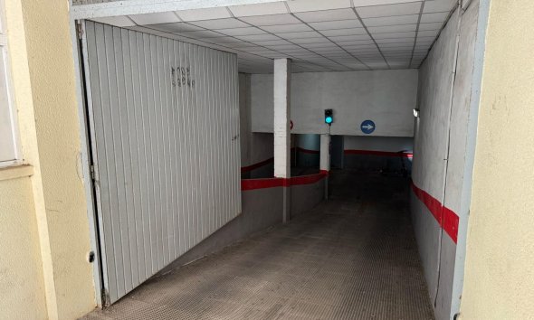 Resale - garage - Torrevieja - Centro