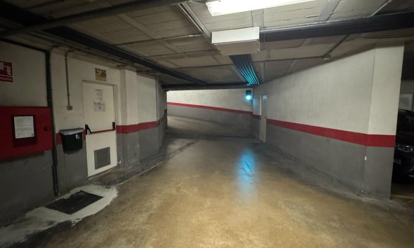 Resale - garage - Torrevieja - Centro