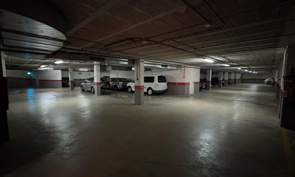 Resale - garage - Torrevieja - Centro