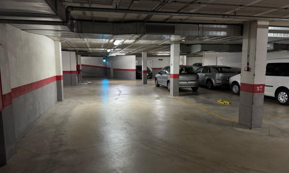 Resale - garage - Torrevieja - Centro