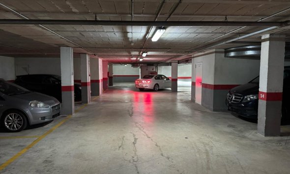 Resale - garage - Torrevieja - Centro