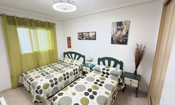 Resale - Apartment - Orihuela Costa - La Zenia