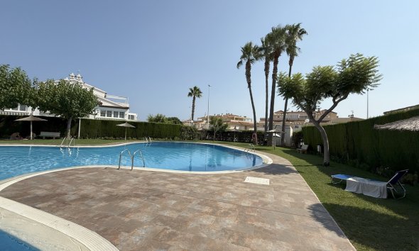 Resale - Apartment - Orihuela Costa - La Zenia