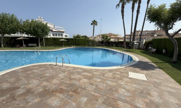 Resale - Apartment - Orihuela Costa - La Zenia